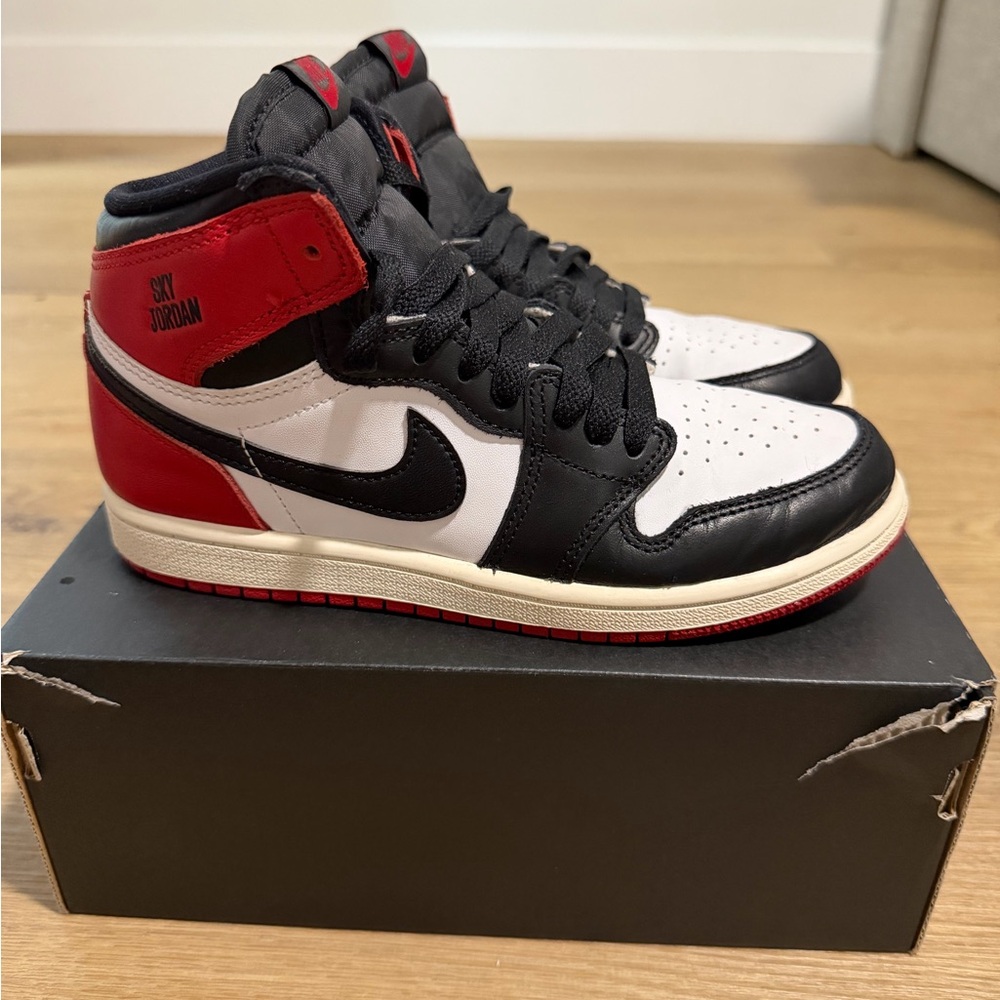 Jordan 1 Retro High OG "Black Toe" WHITE/BLACK/RED